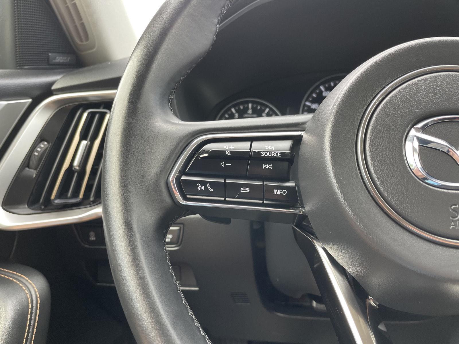 Vehicle photo 13