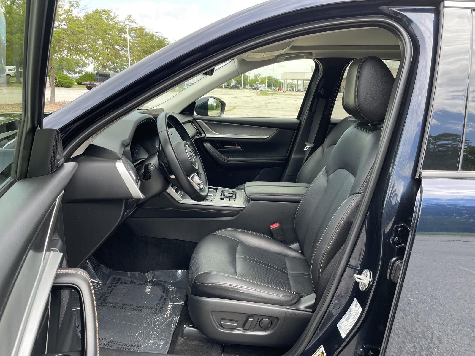 Vehicle photo 17