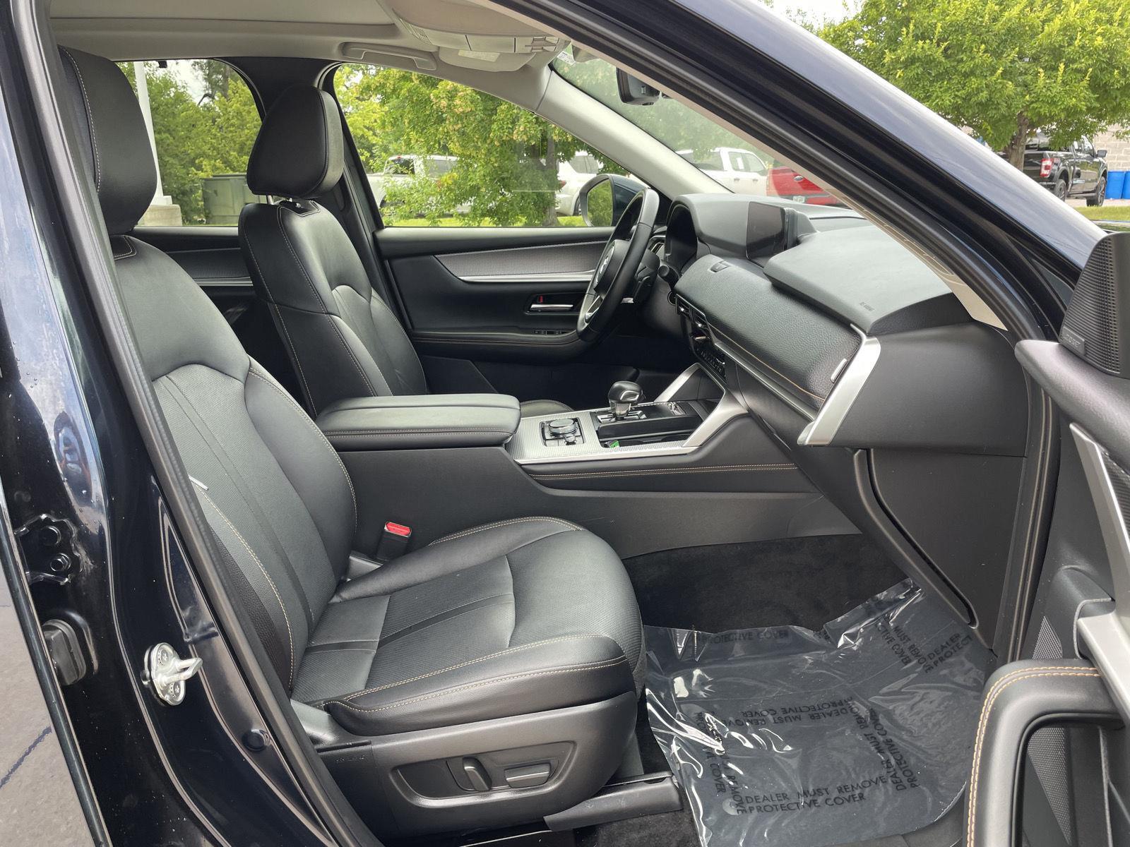 Vehicle photo 19