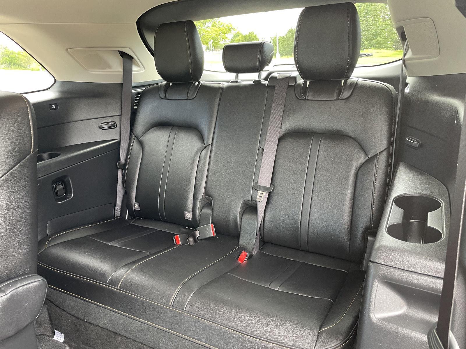 Vehicle photo 20