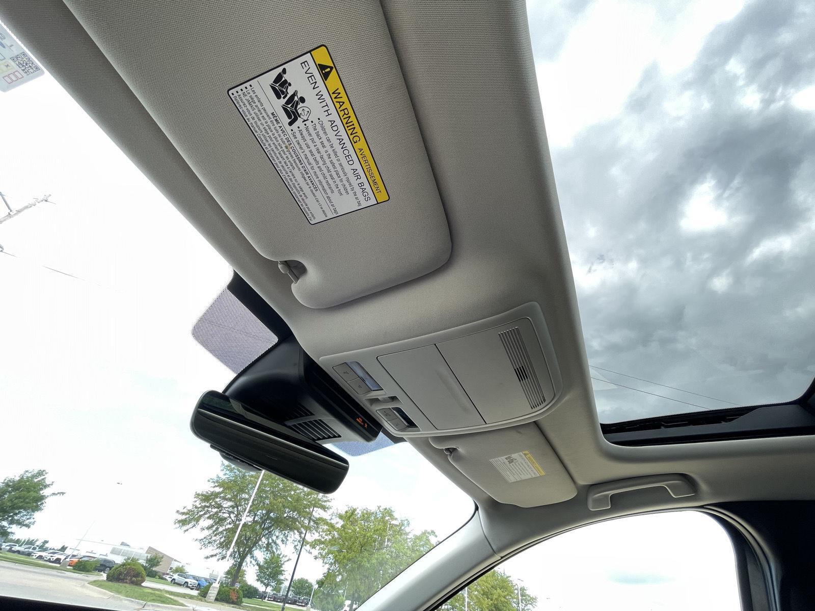 Vehicle photo 22