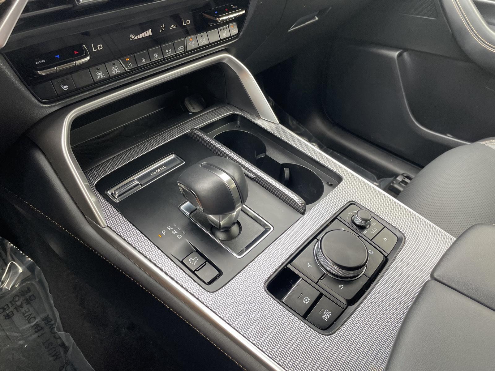 Vehicle photo 32