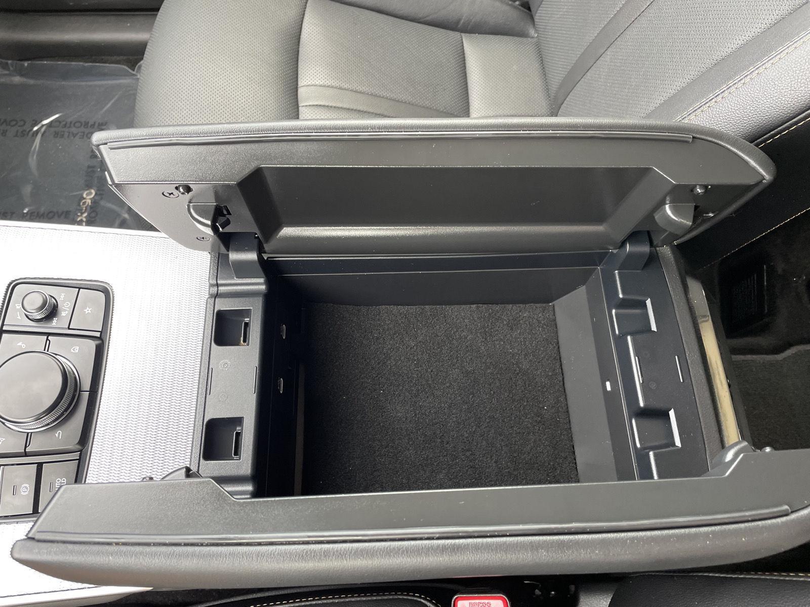 Vehicle photo 33