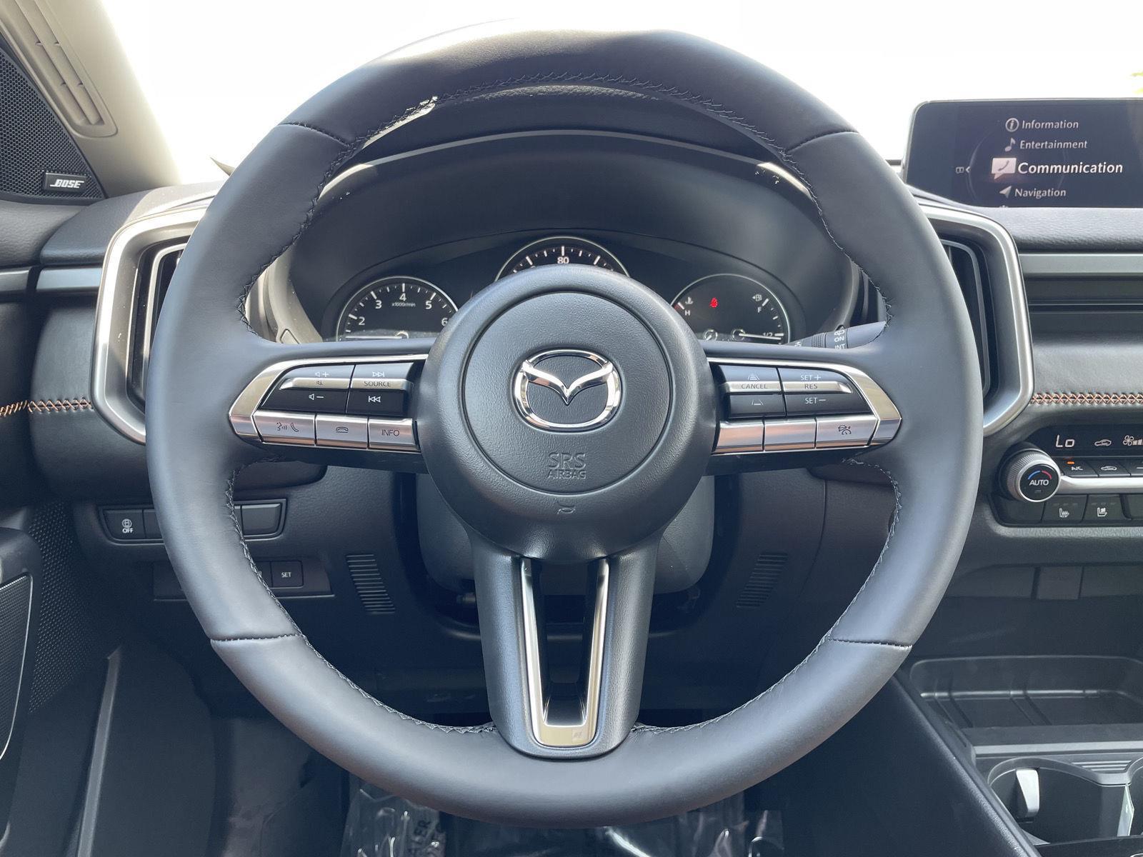 Vehicle photo 11