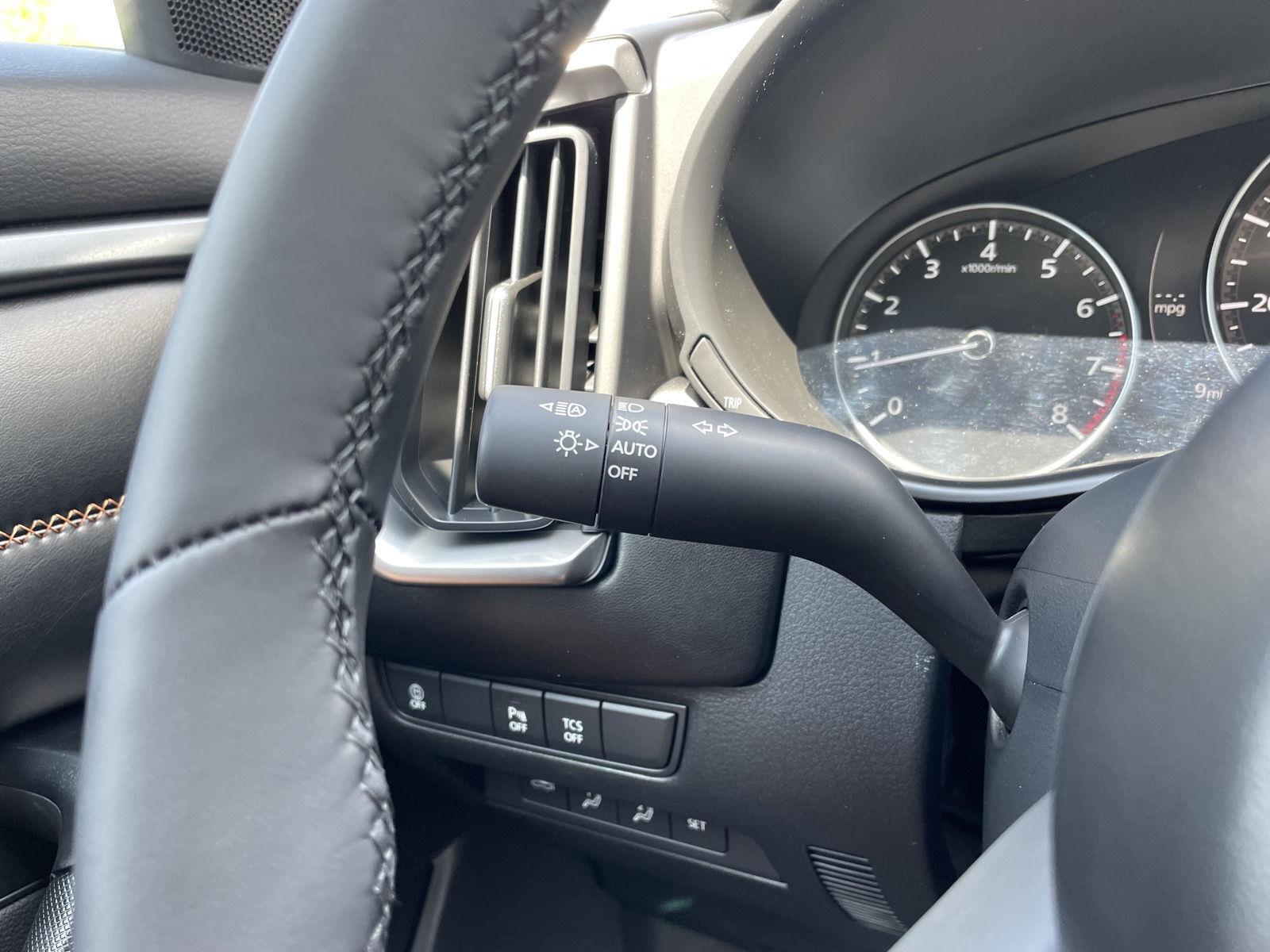 Vehicle photo 15
