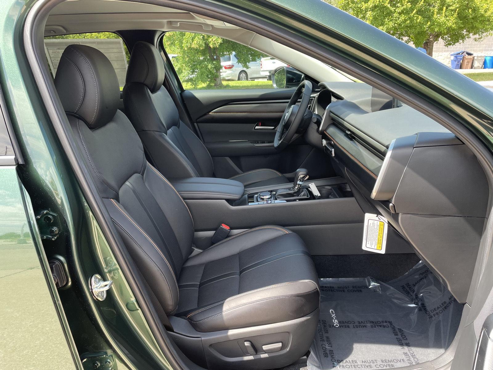 Vehicle photo 18