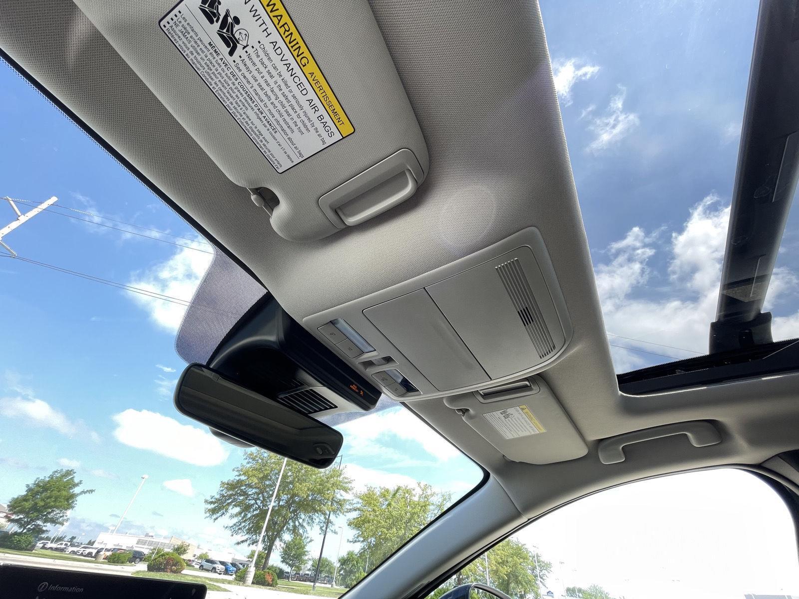 Vehicle photo 20