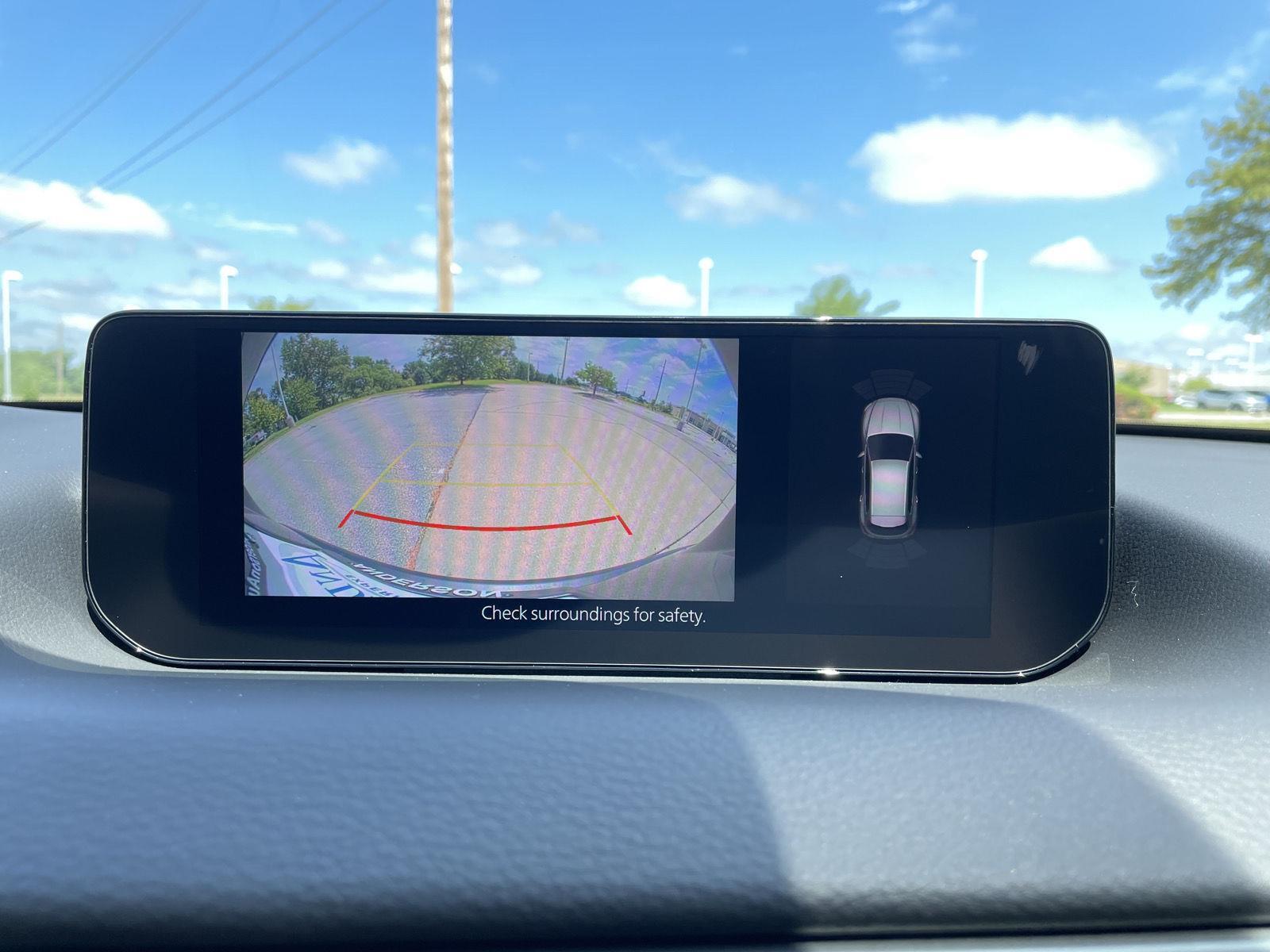 Vehicle photo 23