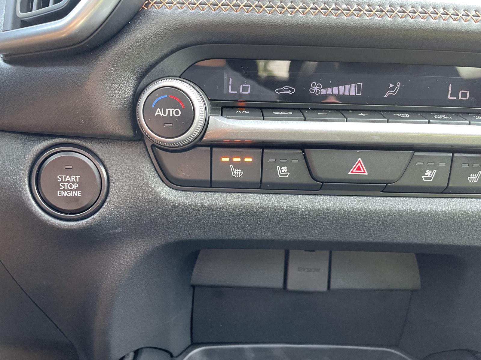 Vehicle photo 26