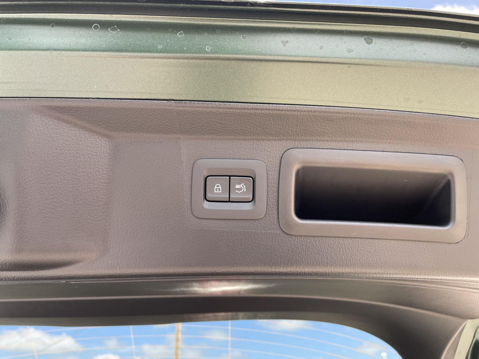 Vehicle photo 36
