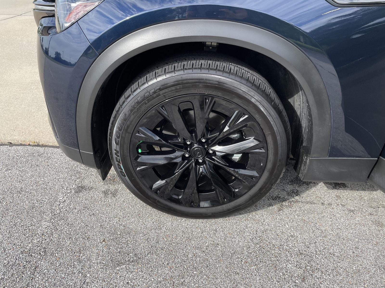 Vehicle photo 10