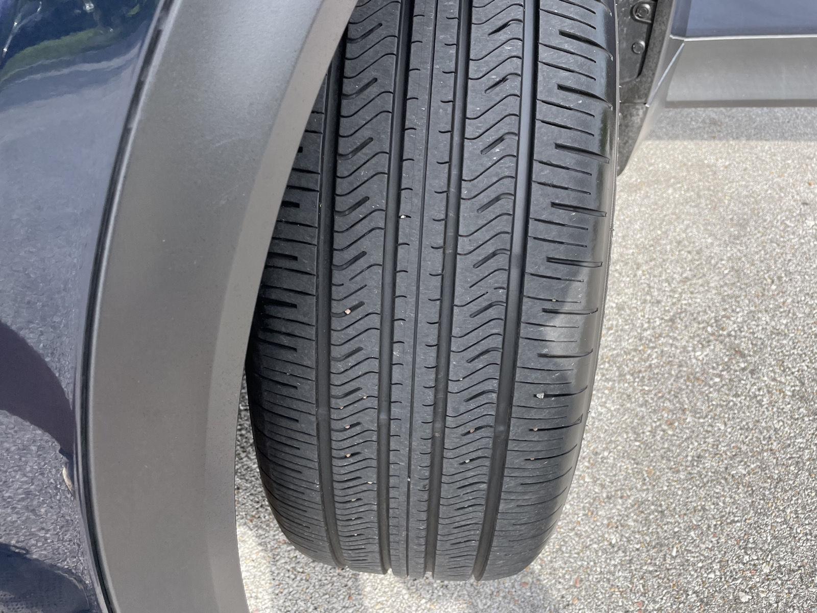 Vehicle photo 11