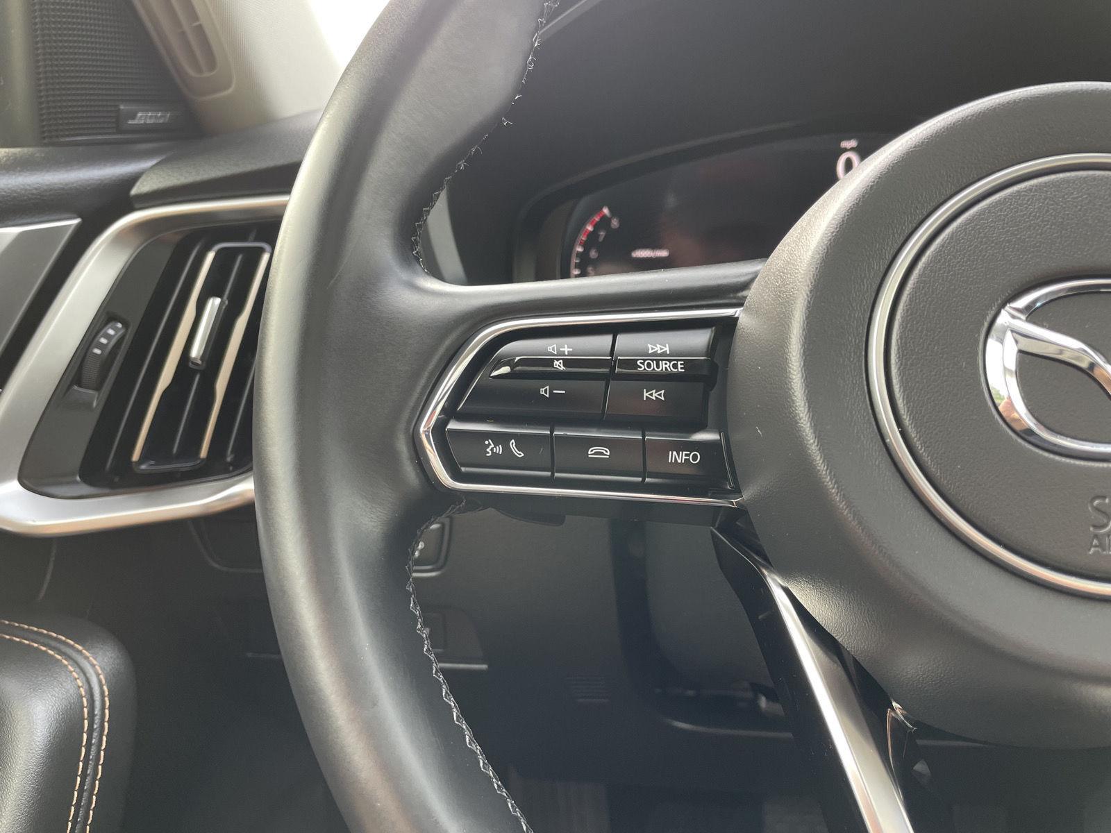 Vehicle photo 13