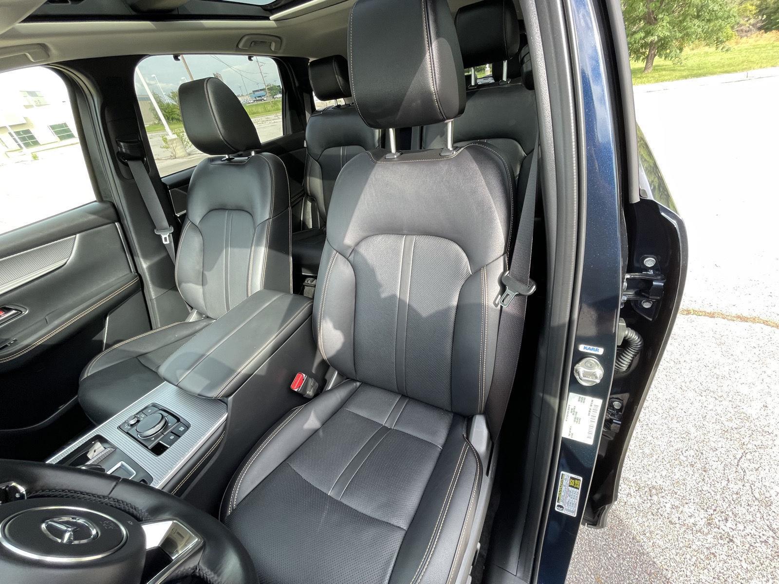 Vehicle photo 18