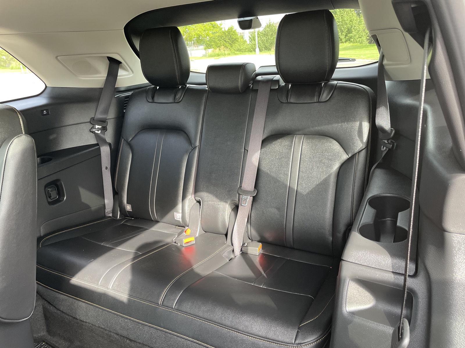 Vehicle photo 22