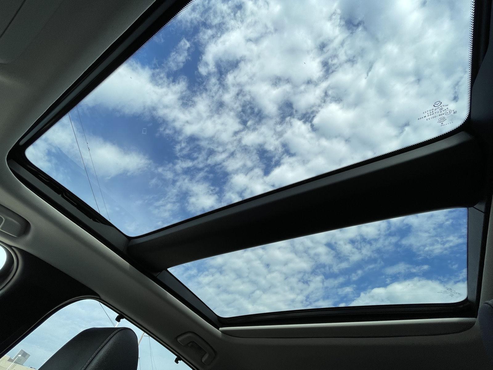 Vehicle photo 24