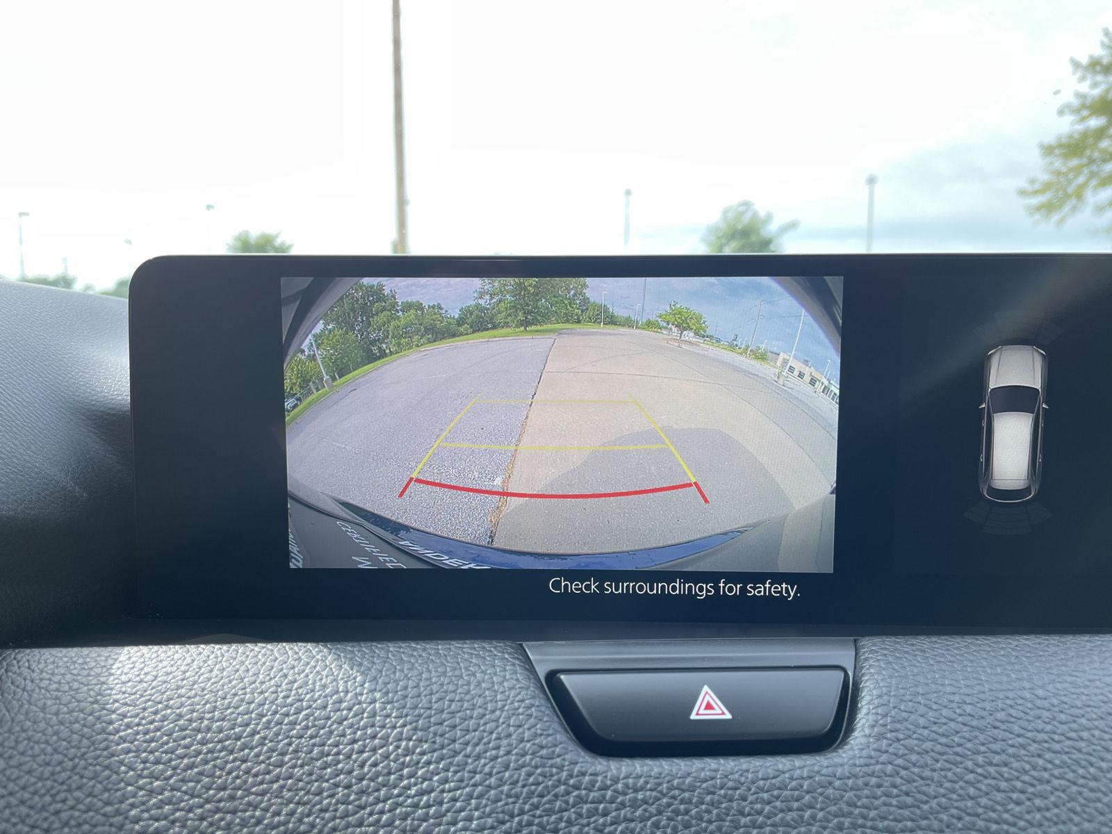 Vehicle photo 26