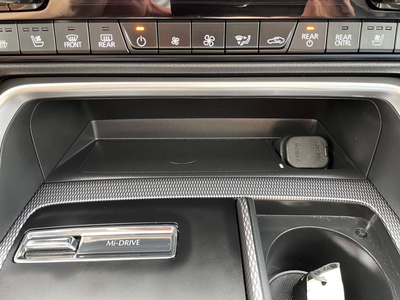 Vehicle photo 31