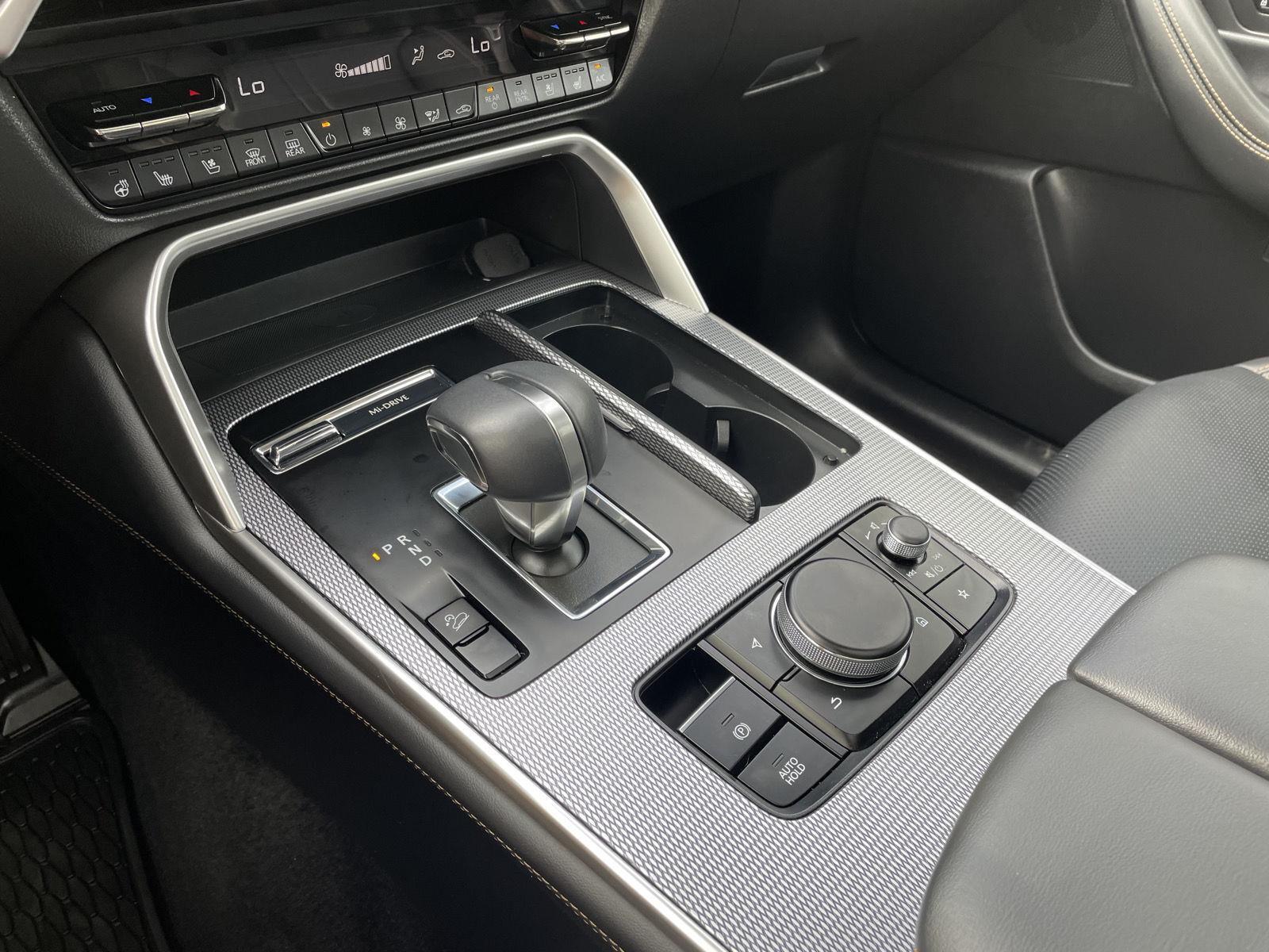 Vehicle photo 33