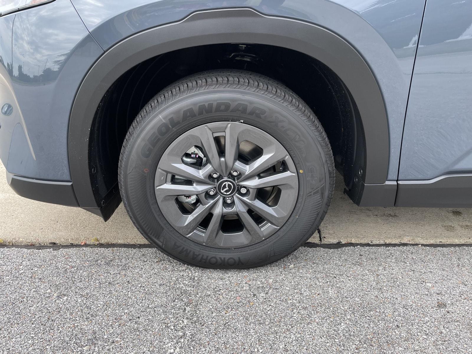 Vehicle photo 10