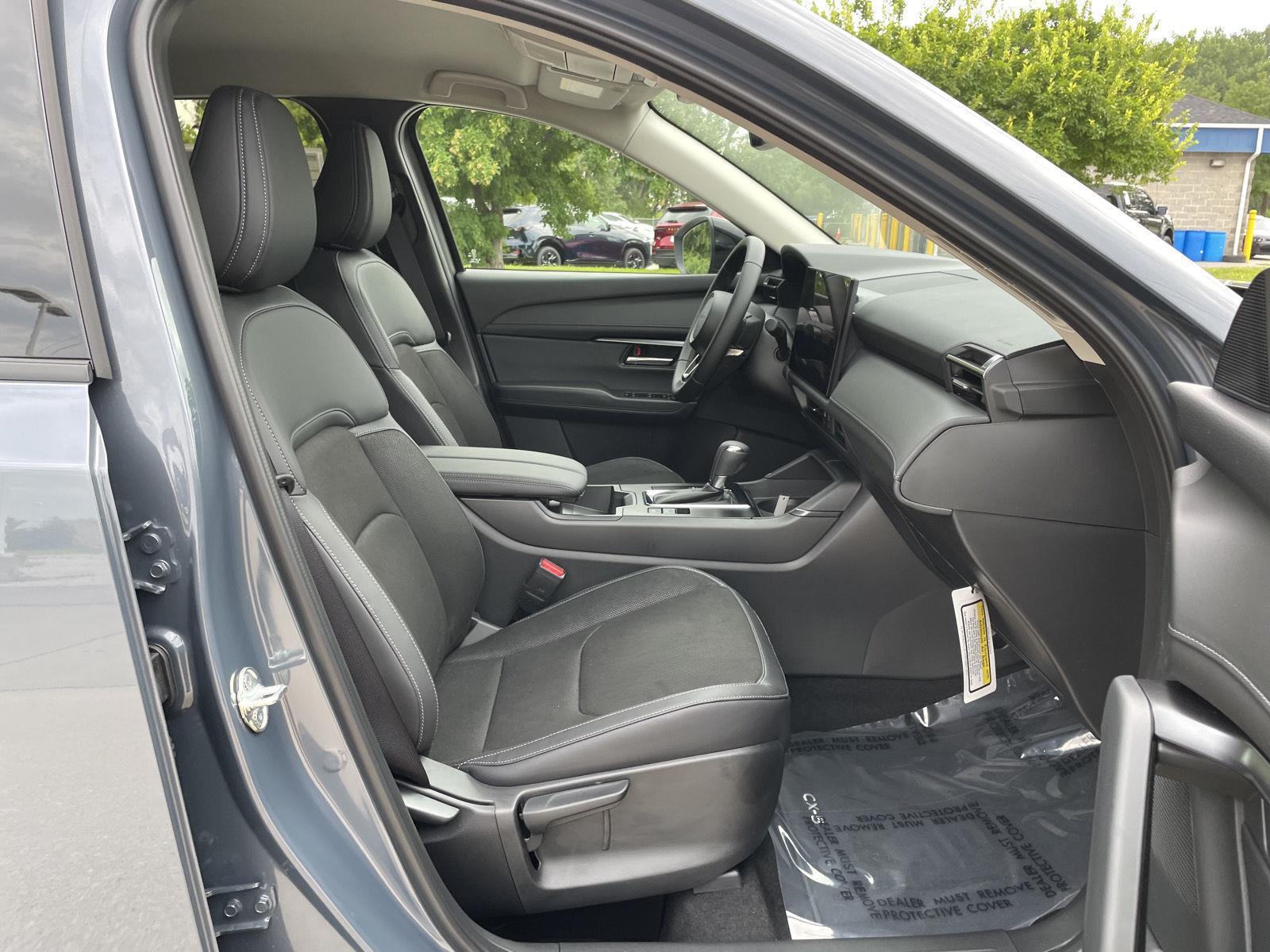 Vehicle photo 18
