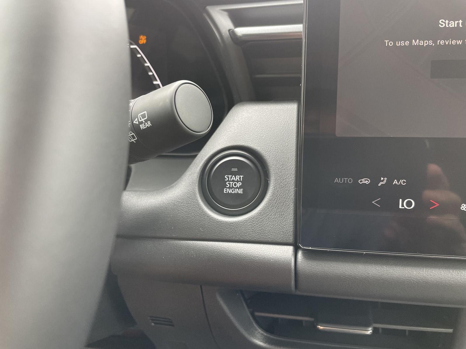 Vehicle photo 23