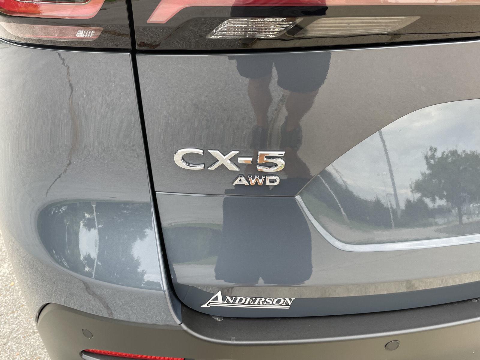Vehicle photo 32