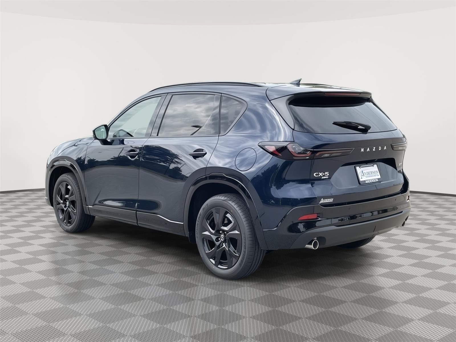 Vehicle photo 9