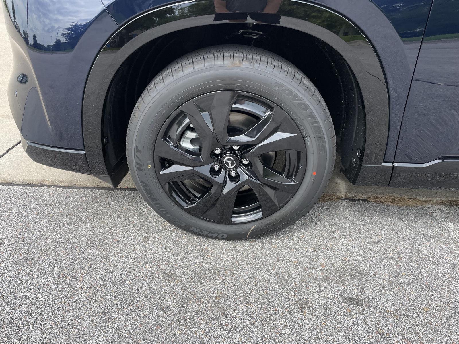 Vehicle photo 10