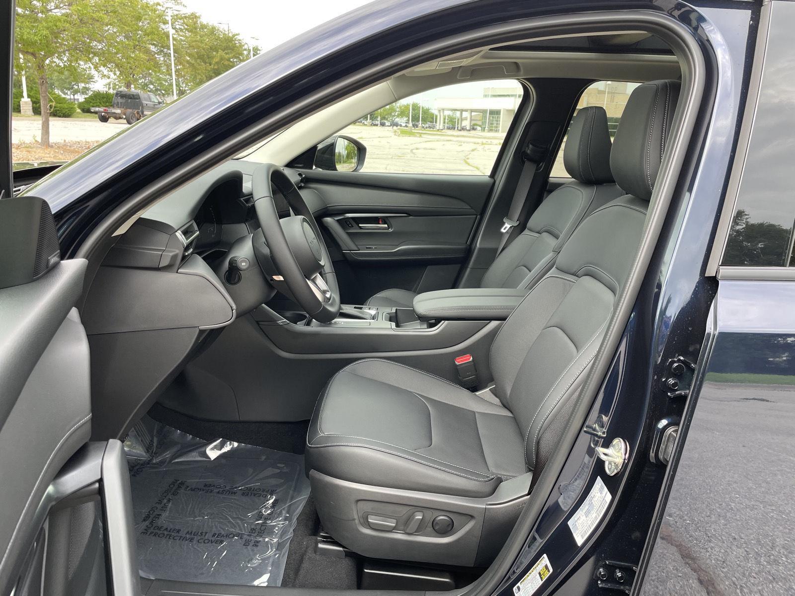 Vehicle photo 16