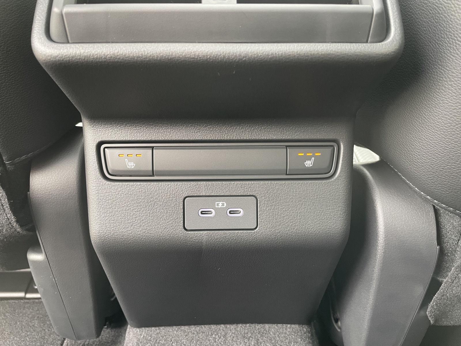 Vehicle photo 20
