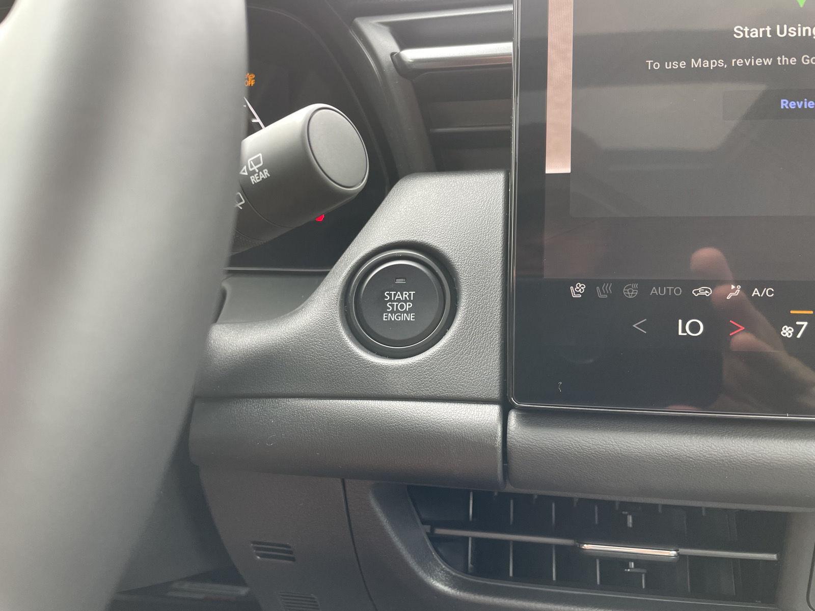 Vehicle photo 25