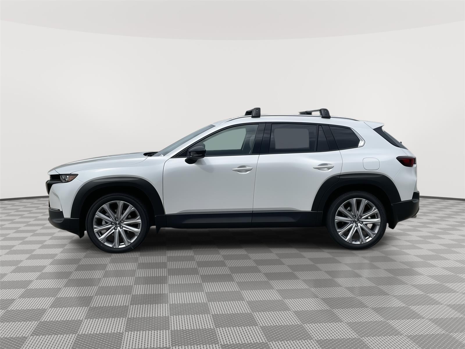 Vehicle photo 2