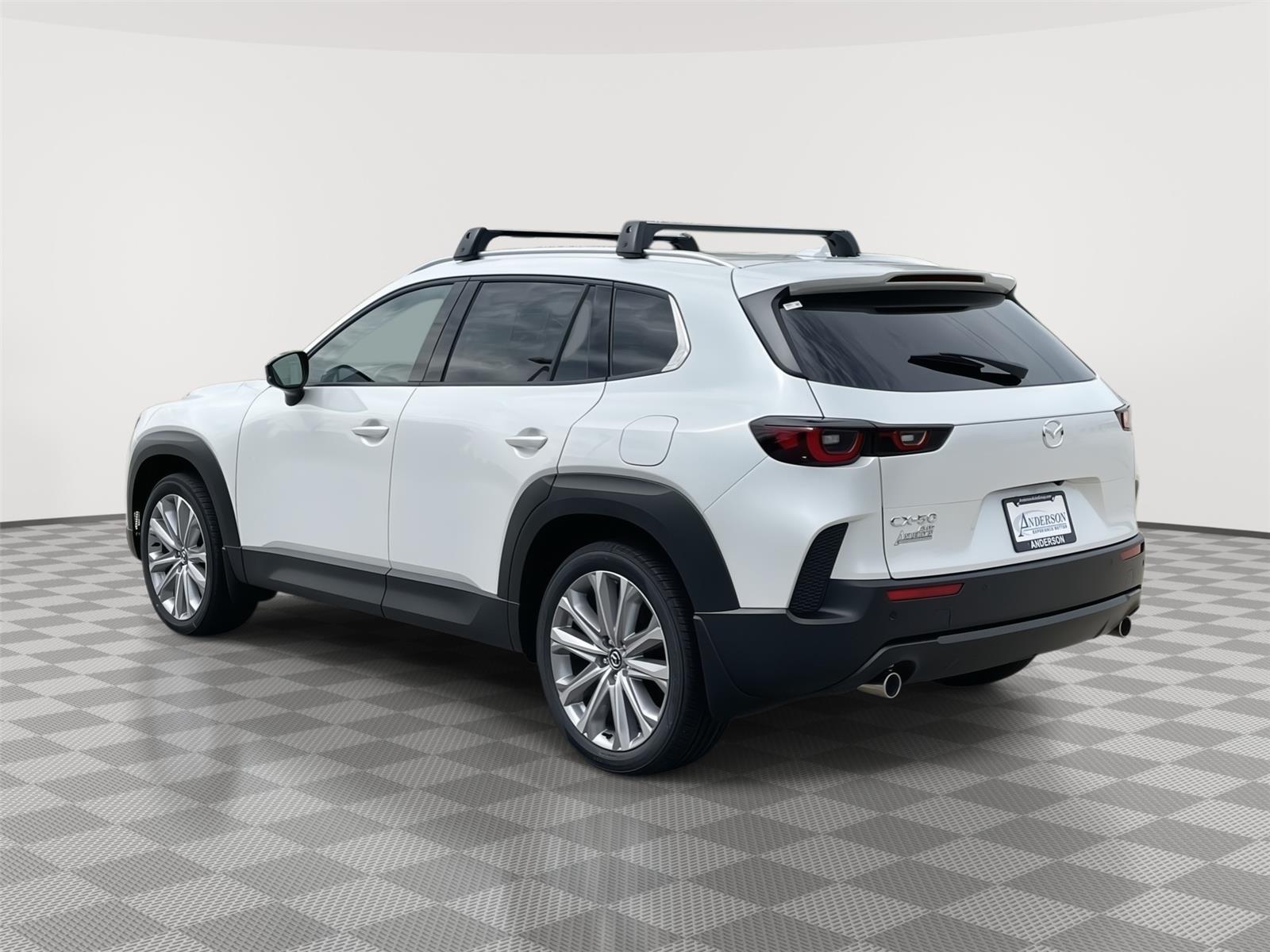 Vehicle photo 9