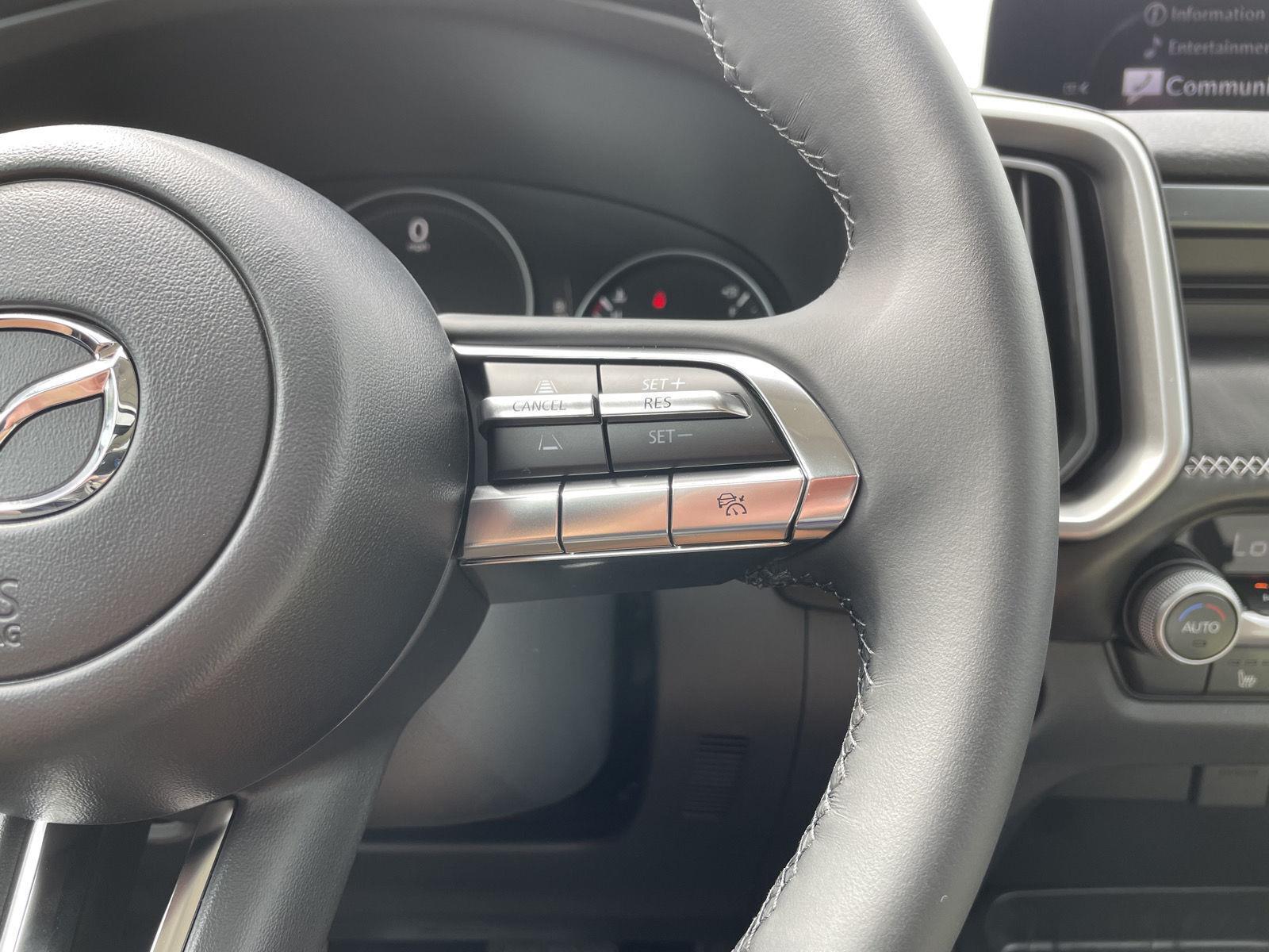Vehicle photo 13