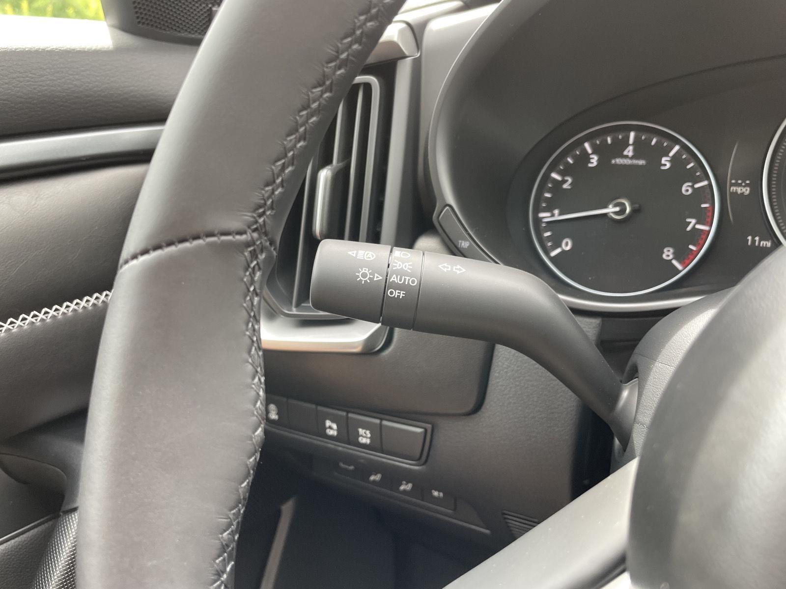 Vehicle photo 15