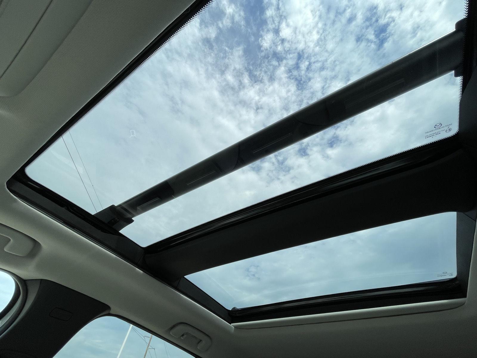 Vehicle photo 21