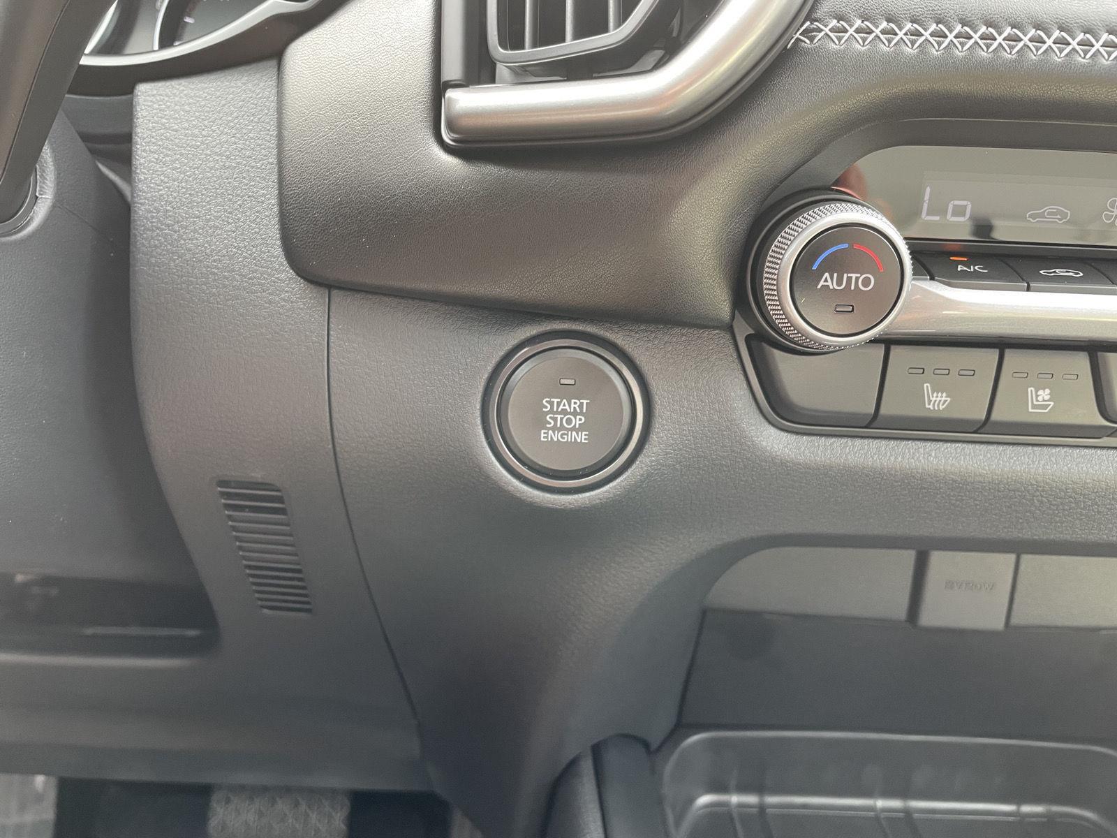 Vehicle photo 24