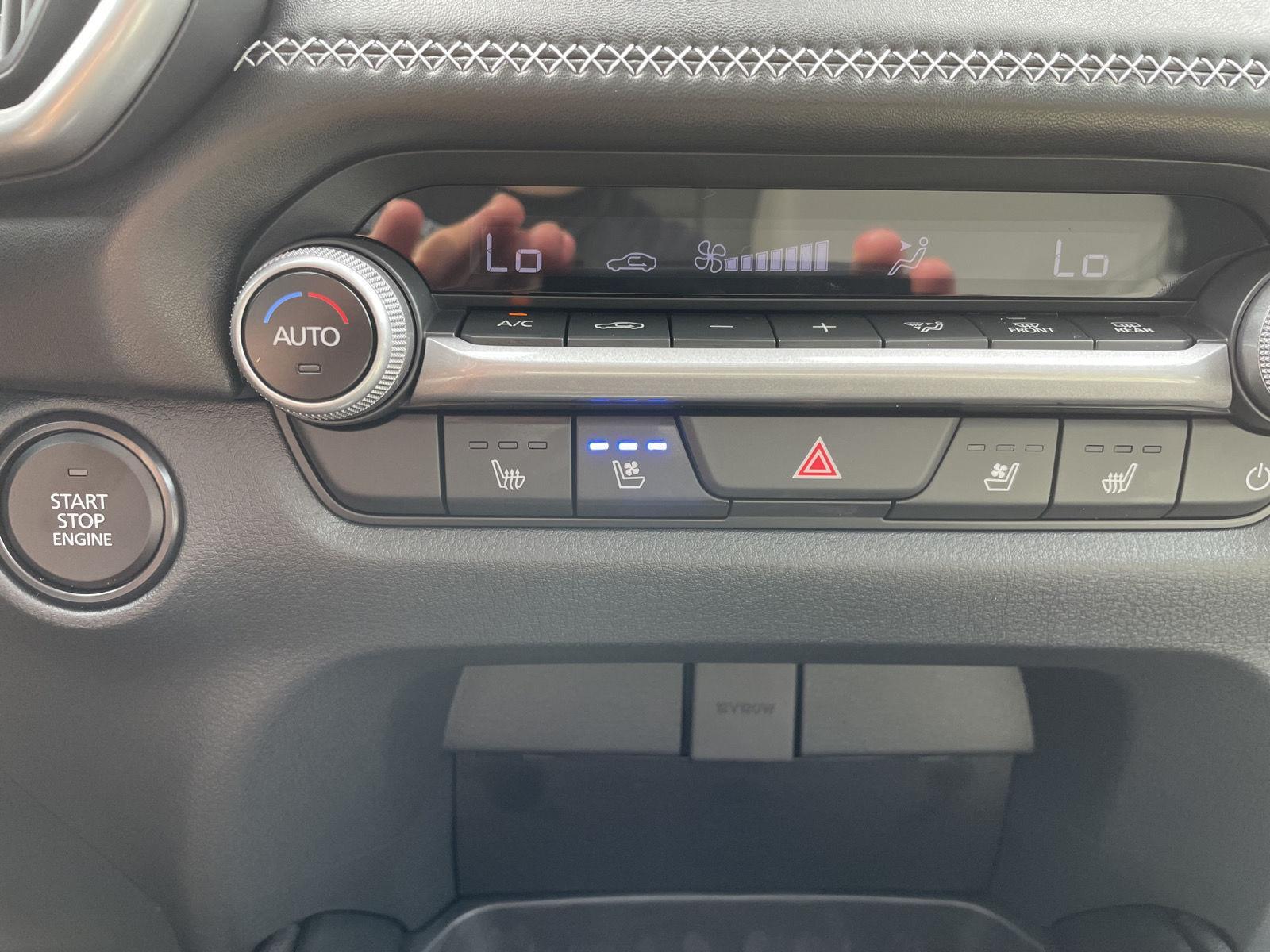 Vehicle photo 27