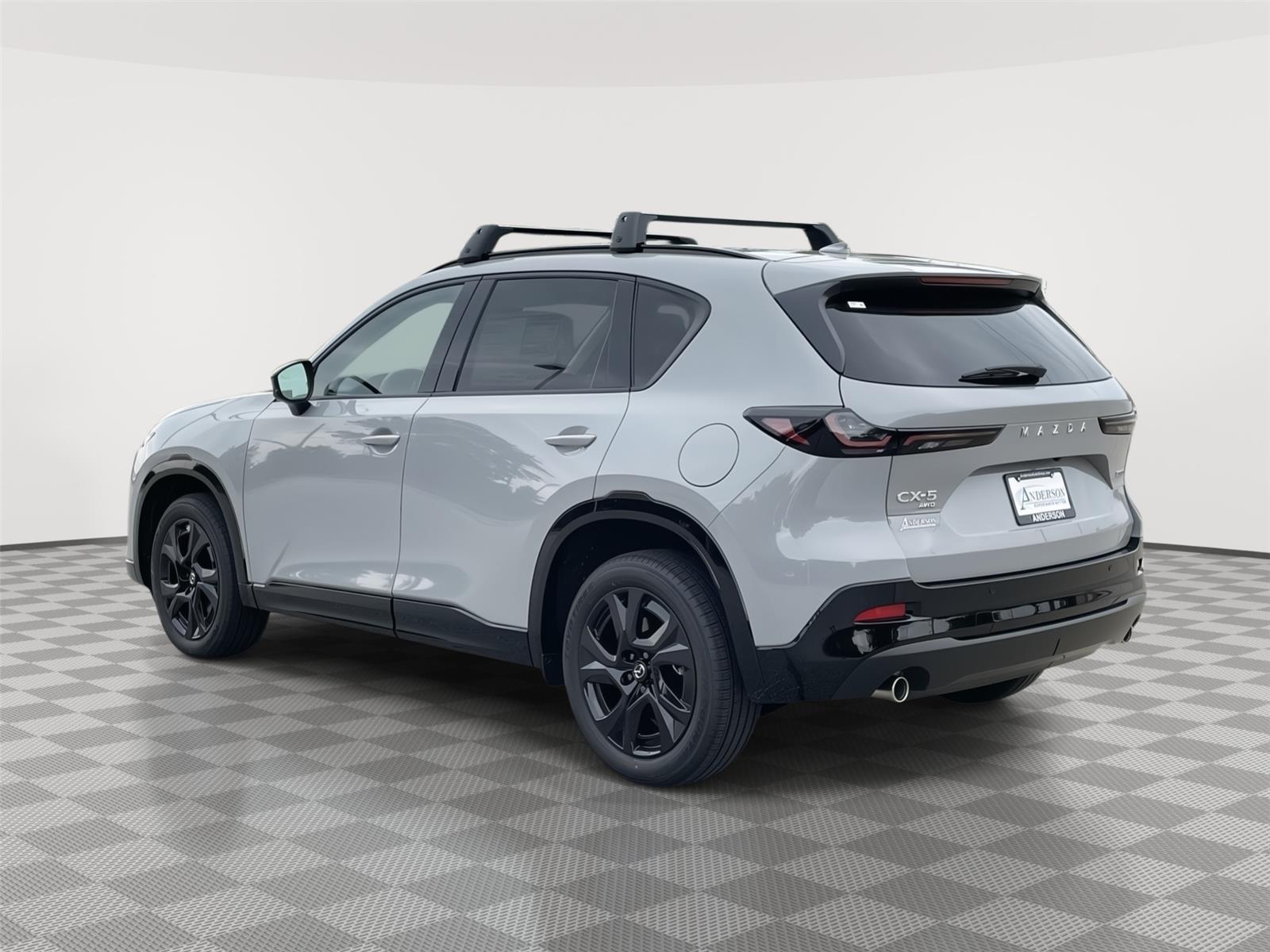 Vehicle photo 9