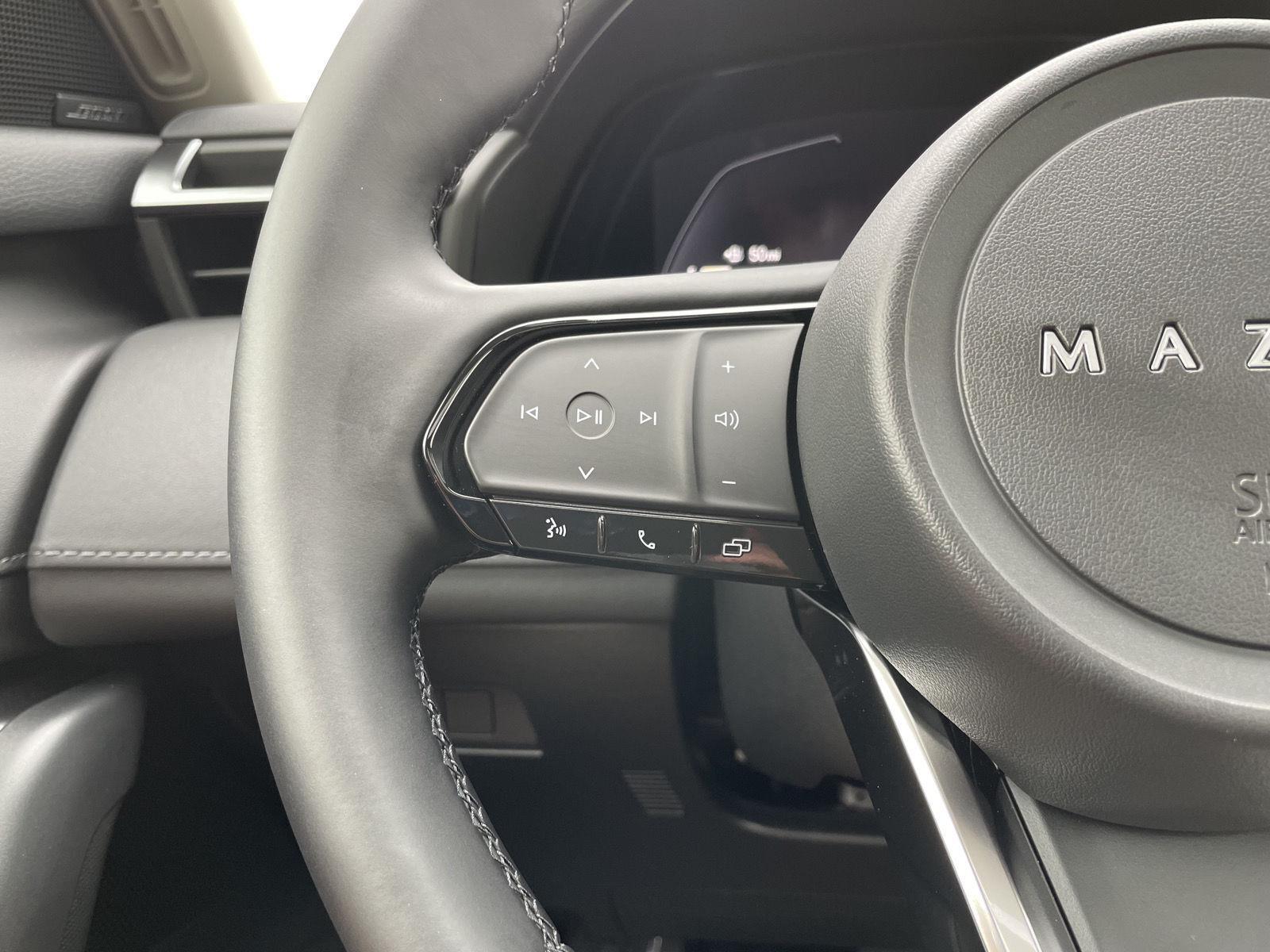 Vehicle photo 12