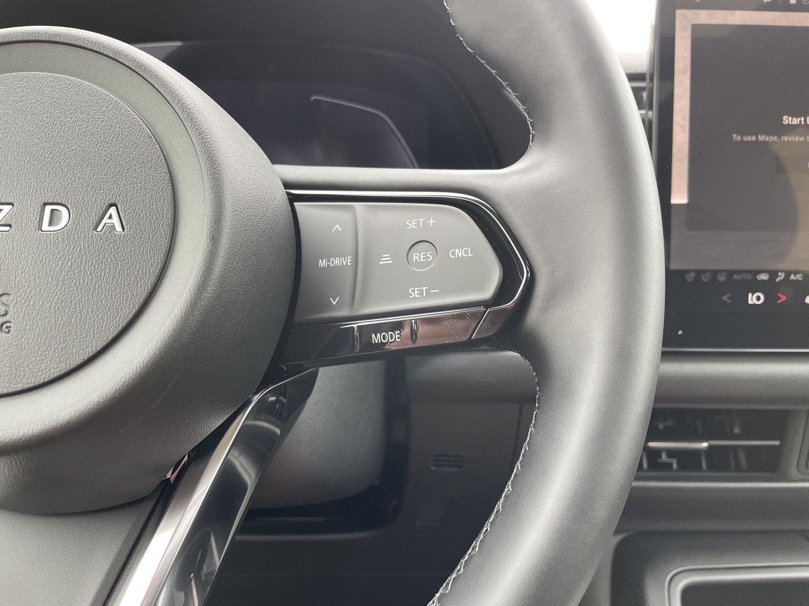 Vehicle photo 13