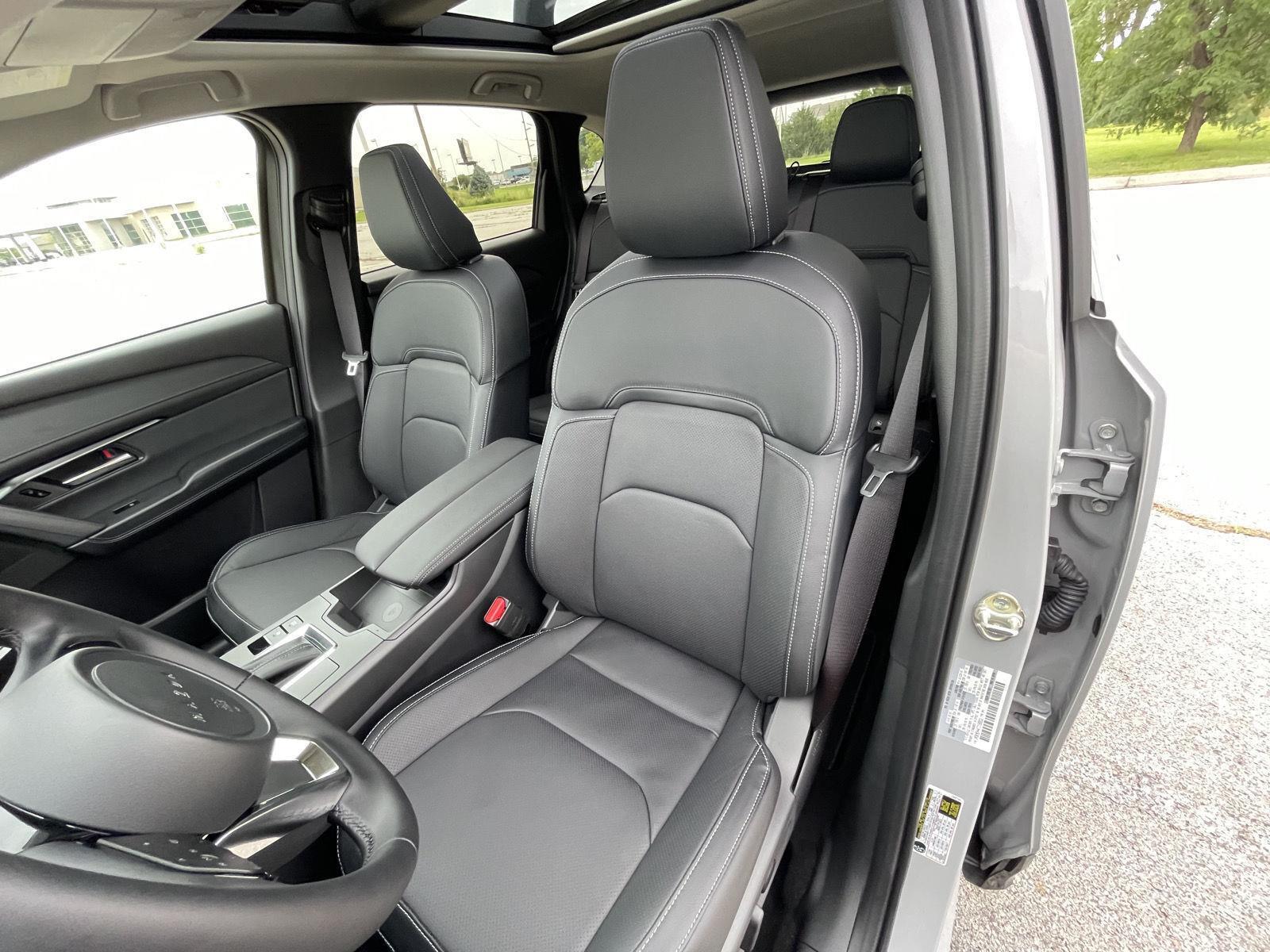 Vehicle photo 17