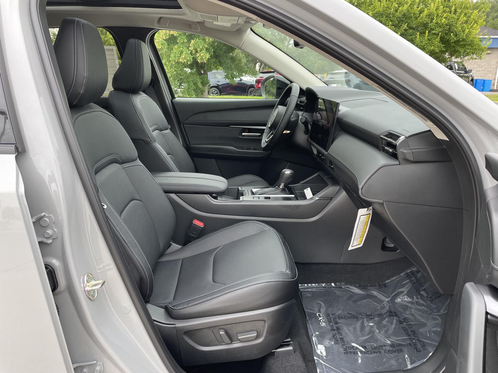 Vehicle photo 18