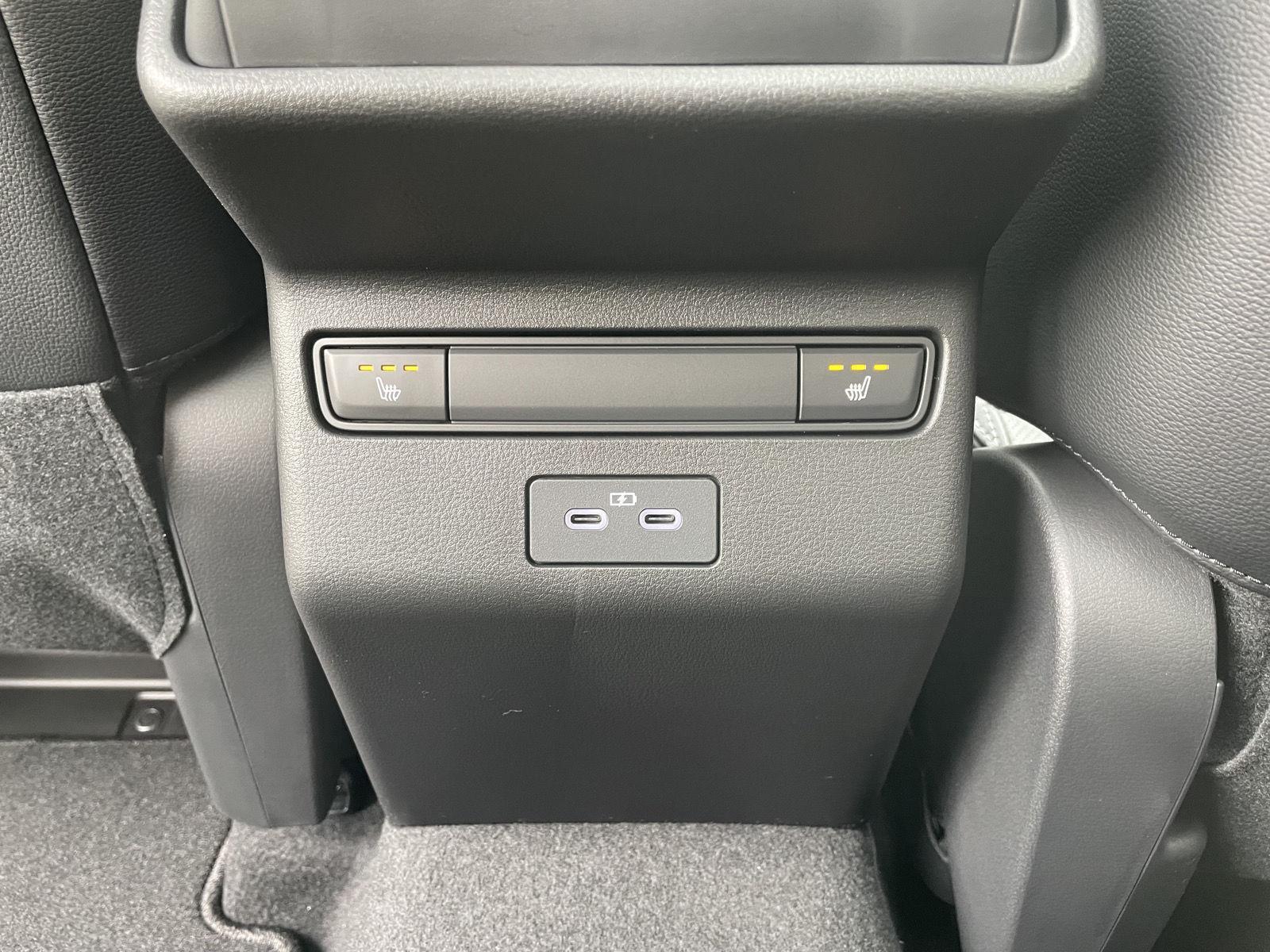 Vehicle photo 20