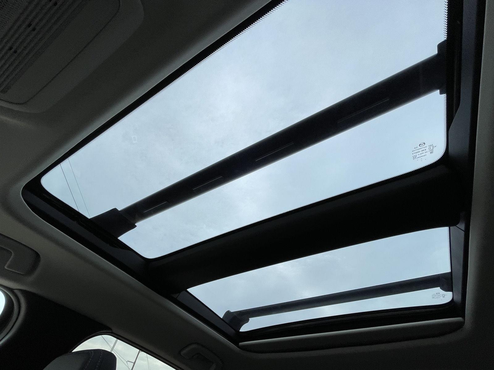 Vehicle photo 22