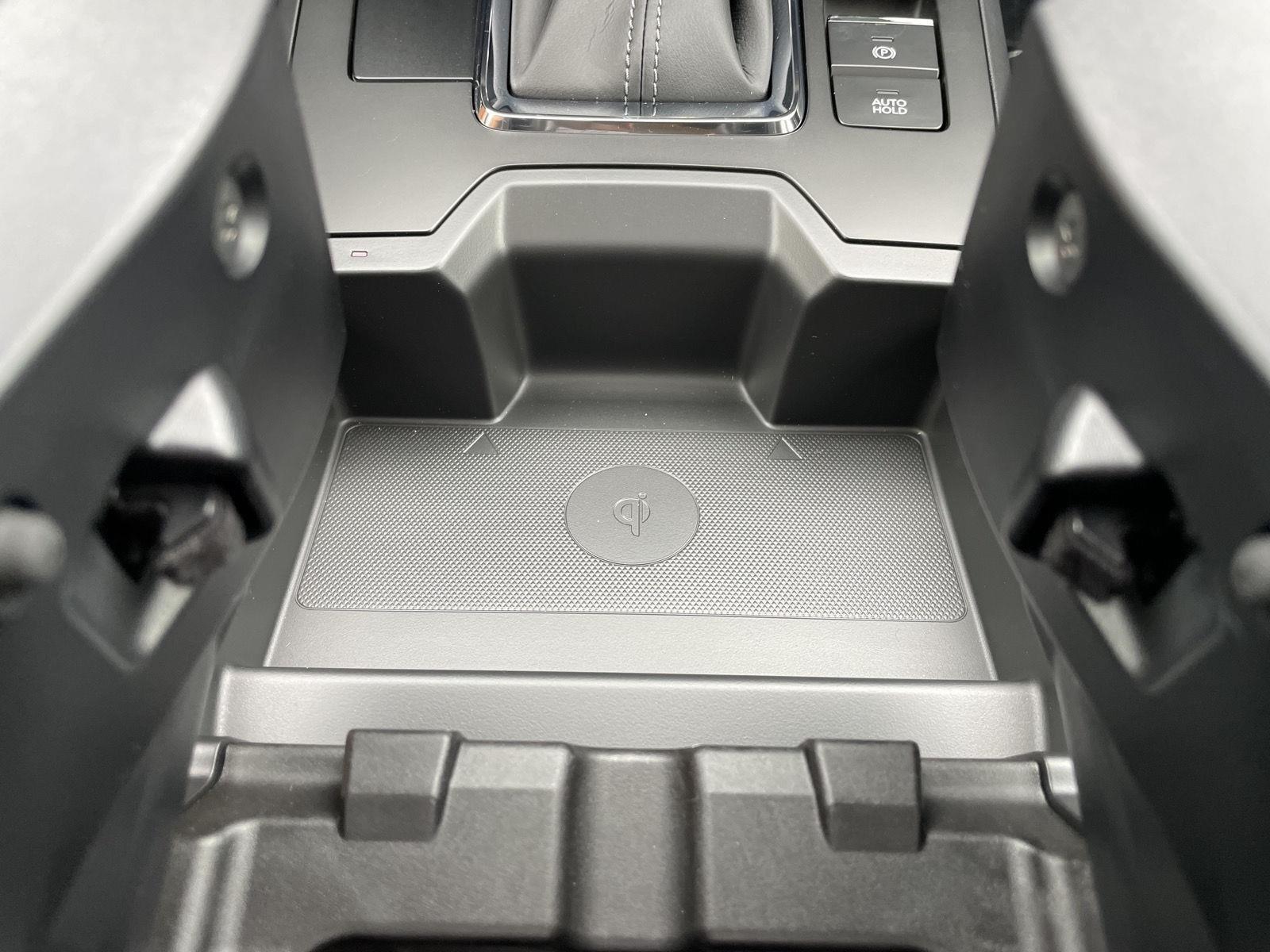 Vehicle photo 29