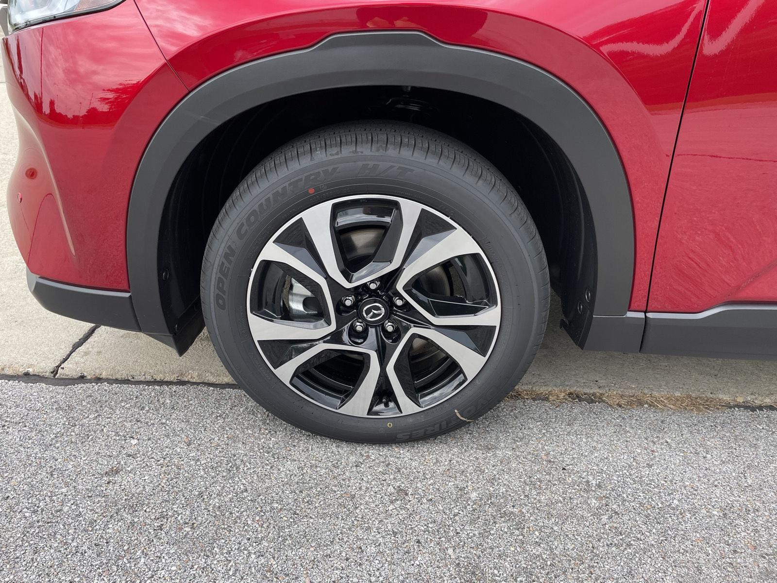 Vehicle photo 10
