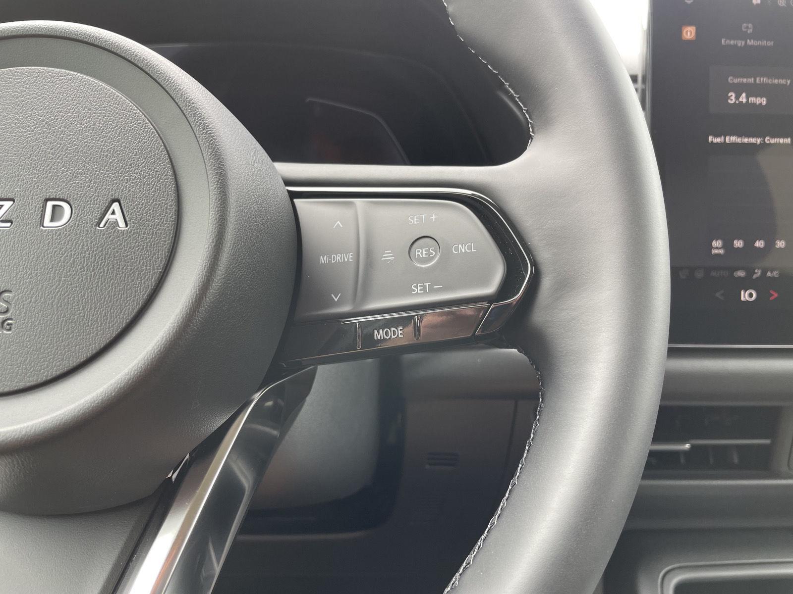 Vehicle photo 13