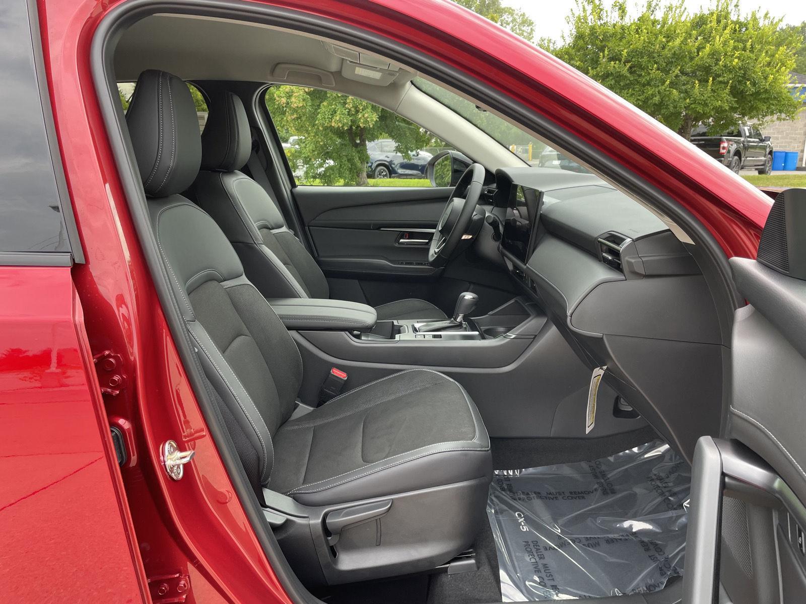 Vehicle photo 18
